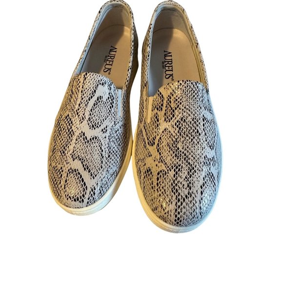 Aureus new in box beige python snake print Vina loafers size 8 - Picture 4 of 7